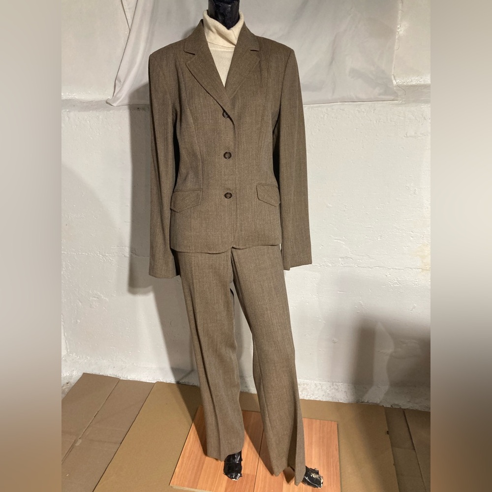 Classic Tan with Cream Woman’s 2pc Suit